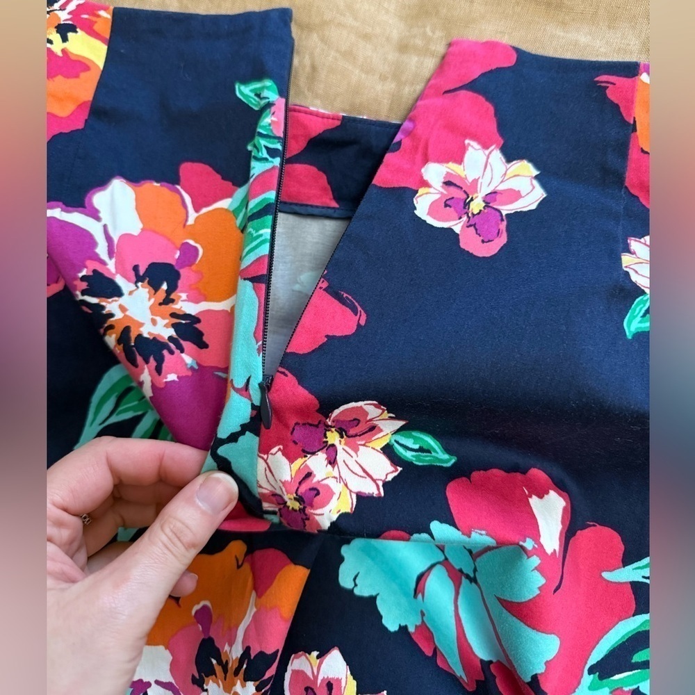 Talbots Floral Print cotton straight knee length petite Skirt - Picture 3 of 6